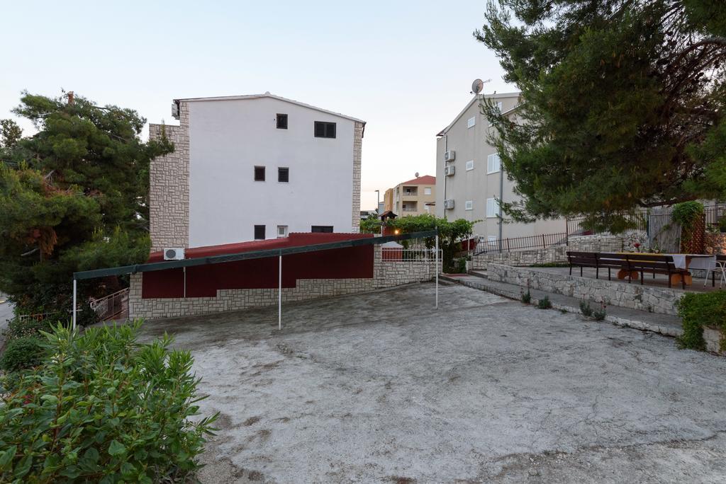 Lucija Trogir