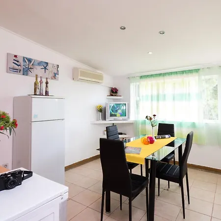Apartments Lucija Trogir Zimmer foto